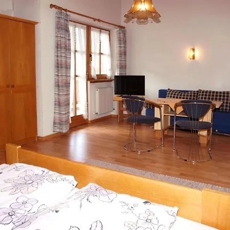 Quadratsch By Interhome Pians