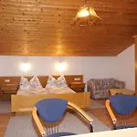 Quadratsch By Interhome Pians